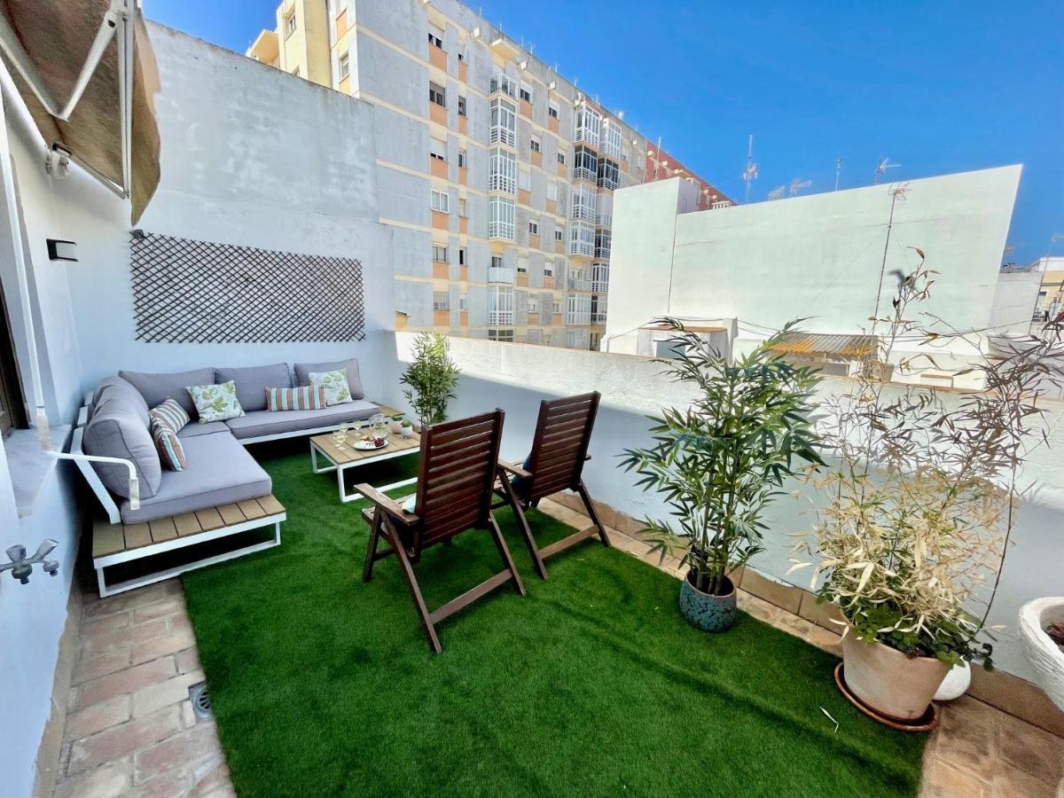 Gatu Premium Atico Caleta , Preferente Mayores De 25 Anos Y Familias 加的斯 外观 照片