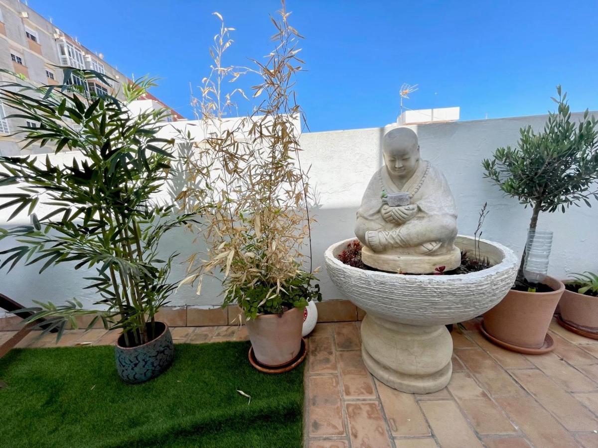 Gatu Premium Atico Caleta , Preferente Mayores De 25 Anos Y Familias 加的斯 外观 照片