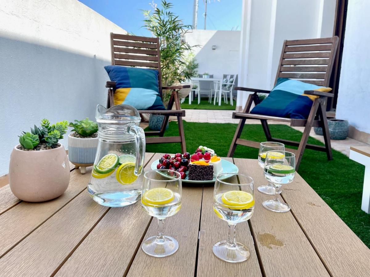 Gatu Premium Atico Caleta , Preferente Mayores De 25 Anos Y Familias 加的斯 外观 照片