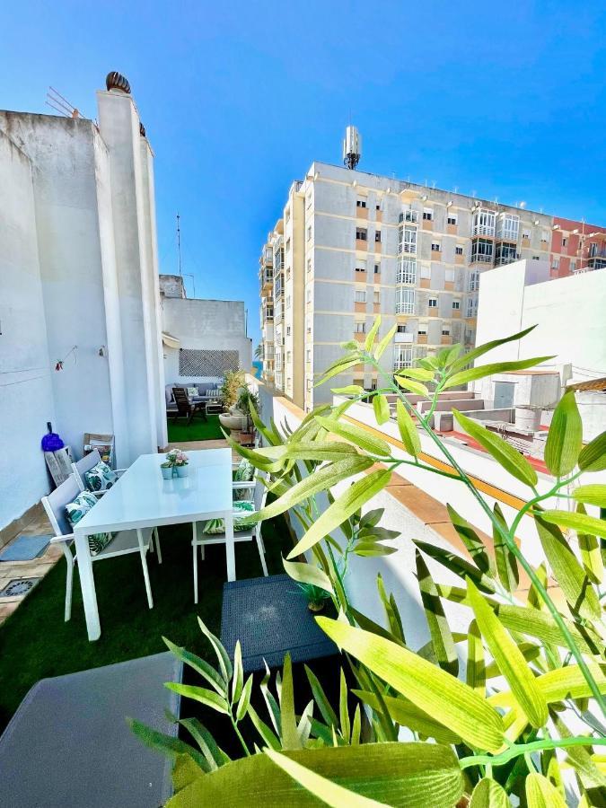 Gatu Premium Atico Caleta , Preferente Mayores De 25 Anos Y Familias 加的斯 外观 照片